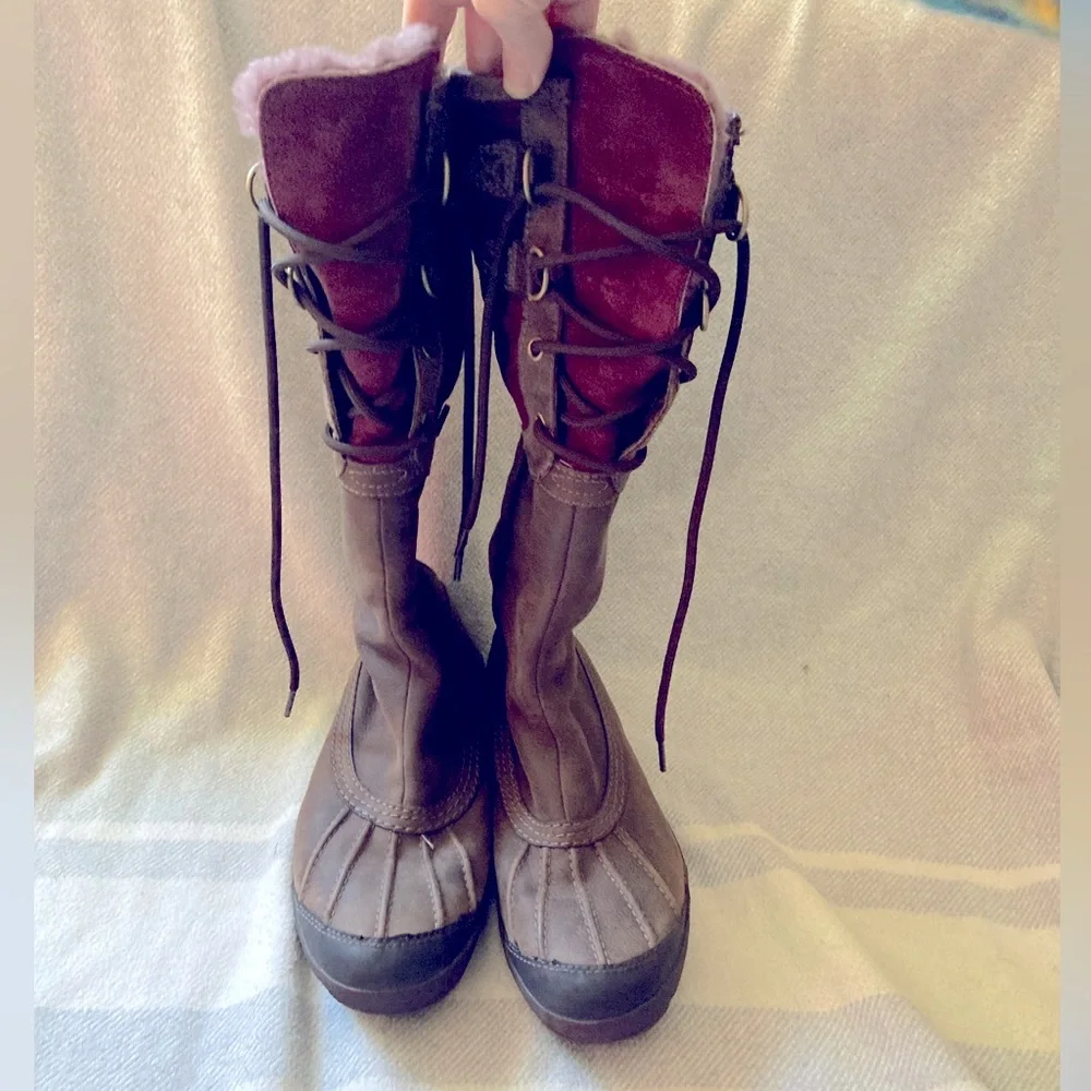 UGG Belcloud Duckboots Suede‎ Leather Sheepskin Purple Plum Waterproof US 9